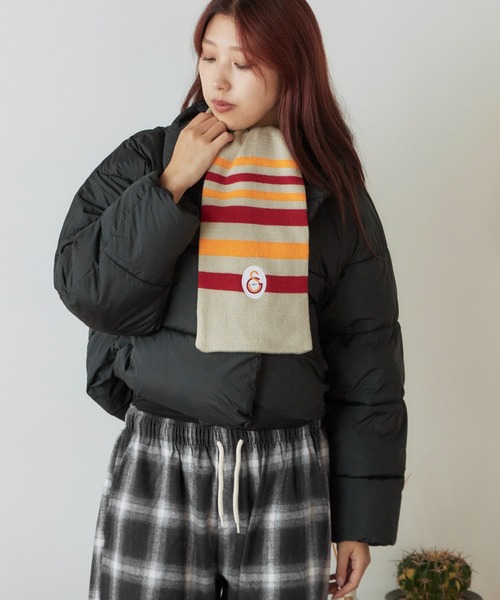 ROOPTOKYO（ループトウキョウ）の「Galatasaray Acrylic Football Scarf ガラタサライSK ジャガード フットボールマフラー（マフラー・メンズ・ブラック/ベージュ・FREE）」の5枚目の写真