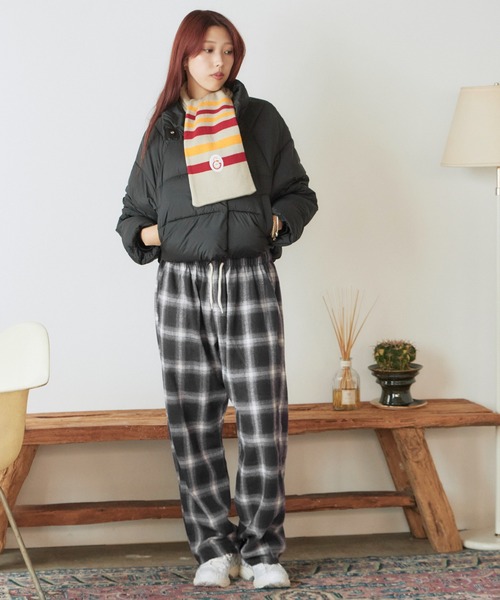 ROOPTOKYO（ループトウキョウ）の「Galatasaray Acrylic Football Scarf ガラタサライSK ジャガード フットボールマフラー（マフラー・メンズ・ブラック/ベージュ・FREE）」の11枚目の写真