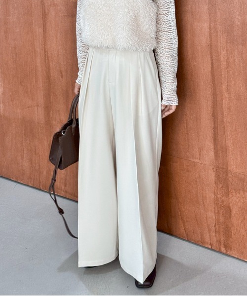CURA CLOSET(キュラ クローゼット)の「【_____sui._____select】ダブルインタック 美脚スラックス(スラックス・レディース・ブラック/アイボリー系/グレー/バーガンディー/ブラウン・M/L)」の4枚目の写真