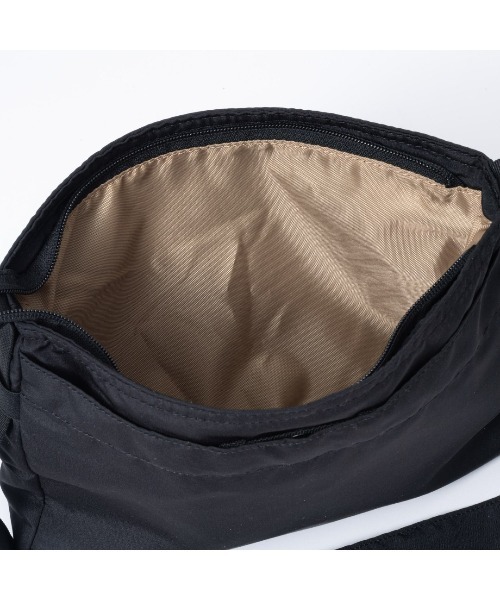 BEAMS DESIGN(ビームス デザイン)の「BEAMSDESIGN(ビームスデザイン)Diagonal サコッシュバッグ(ショルダーバッグ・メンズ・ブラック/カーキ/オリーブ/ネイビー・FREE)」の9枚目の写真