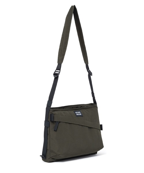 BEAMS DESIGN(ビームス デザイン)の「BEAMSDESIGN(ビームスデザイン)Diagonal サコッシュバッグ(ショルダーバッグ・メンズ・ブラック/カーキ/オリーブ/ネイビー・FREE)」の16枚目の写真