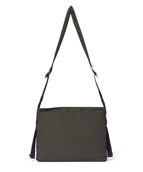 BEAMS DESIGN(ビームス デザイン)の「BEAMSDESIGN(ビームスデザイン)Diagonal サコッシュバッグ(ショルダーバッグ・メンズ・ブラック/カーキ/オリーブ/ネイビー・FREE)」の17枚目の写真