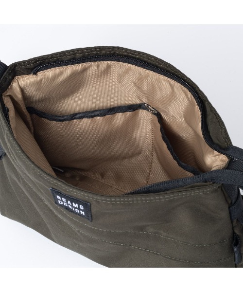 BEAMS DESIGN(ビームス デザイン)の「BEAMSDESIGN(ビームスデザイン)Diagonal サコッシュバッグ(ショルダーバッグ・メンズ・ブラック/カーキ/オリーブ/ネイビー・FREE)」の18枚目の写真