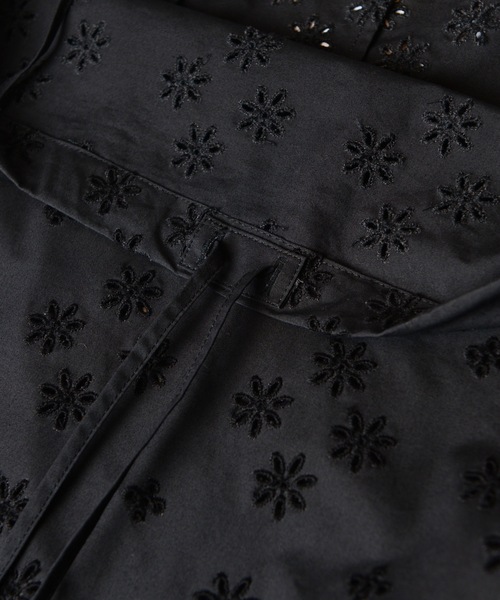 HOLIDAY（ホリデイ）の「LACE RUFFLE STRAP DRESS レースラッフルストラップドレス（ワンピース・レディース・ホワイト/ブラック・ONE SIZE）」の6枚目の写真