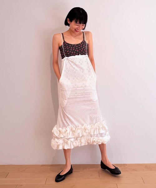 HOLIDAY（ホリデイ）の「LACE RUFFLE STRAP DRESS レースラッフルストラップドレス（ワンピース・レディース・ホワイト/ブラック・ONE SIZE）」の11枚目の写真