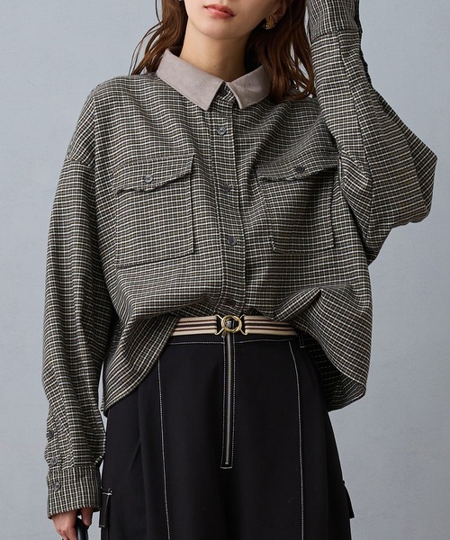 NICOLE CLUB（ニコル　クラブ）の「クロップドチェックシャツ（シャツ/ブラウス・レディース・チャコール/グレー/ベージュ・MEDIUM）」の2枚目の写真
