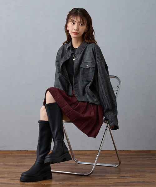 NICOLE CLUB（ニコル　クラブ）の「クロップドチェックシャツ（シャツ/ブラウス・レディース・チャコール/グレー/ベージュ・MEDIUM）」の9枚目の写真