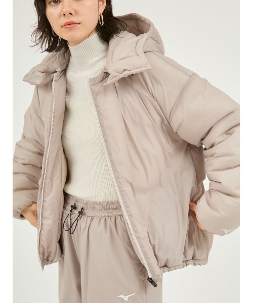 MIZUNO（ミズノ　）の「【emmi｜MIZUNO】テックフィルブレスサーモコート（スポーツグッズ・レディース・グレー/グレイッシュベージュ・M）」の7枚目の写真
