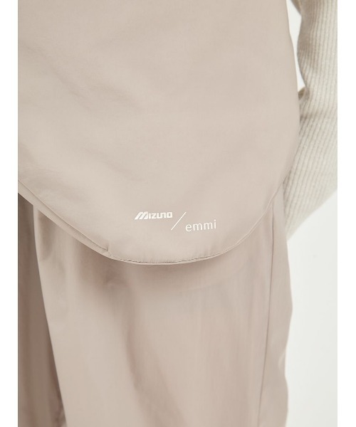 MIZUNO（ミズノ　）の「【emmi｜MIZUNO】テックフィルブレスサーモコート（スポーツグッズ・レディース・グレー/グレイッシュベージュ・M）」の12枚目の写真
