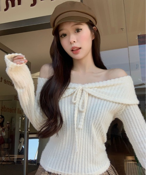 kirakiraShop(キラキラショップ)の「オフショルダー リボン デザイン ニット(ニット/セーター・レディース・ベージュ/ホワイト・FREE)」の8枚目の写真
