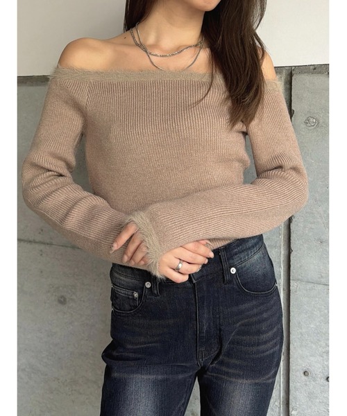 EGOIST(エゴイスト)の「端シャギータイトオフショルニットトップス(ニット/セーター・レディース・ブラック/ベージュ/ホワイト・FREE)」の5枚目の写真