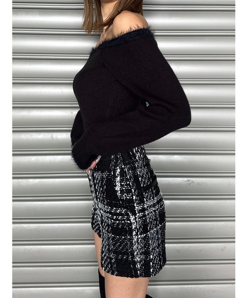 EGOIST(エゴイスト)の「端シャギータイトオフショルニットトップス(ニット/セーター・レディース・ブラック/ベージュ/ホワイト・FREE)」の11枚目の写真