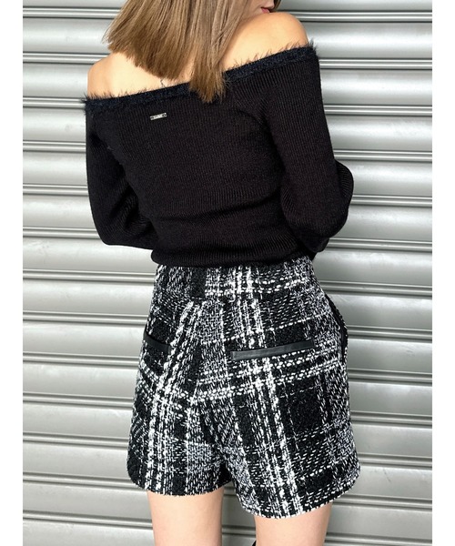 EGOIST(エゴイスト)の「端シャギータイトオフショルニットトップス(ニット/セーター・レディース・ブラック/ベージュ/ホワイト・FREE)」の12枚目の写真