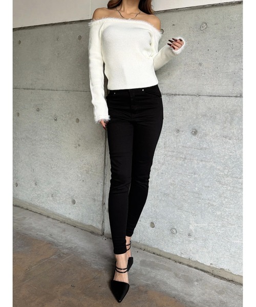 EGOIST(エゴイスト)の「端シャギータイトオフショルニットトップス(ニット/セーター・レディース・ブラック/ベージュ/ホワイト・FREE)」の17枚目の写真