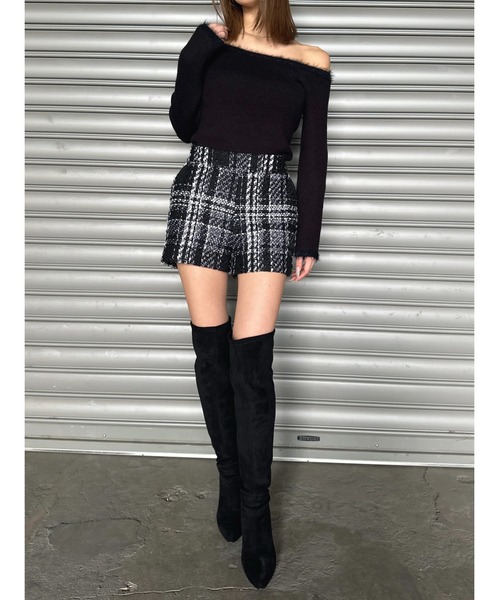 EGOIST(エゴイスト)の「端シャギータイトオフショルニットトップス(ニット/セーター・レディース・ブラック/ベージュ/ホワイト・FREE)」の22枚目の写真