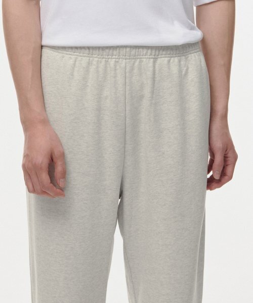 MUSINSA STANDARD(ムシンサスタンダード)の「ラウンジスウェットパンツ【オートミール】(スウェットパンツ・メンズ・その他・SMALL/MEDIUM/LARGE/X-LARGE/XX-LARGE)」の4枚目の写真