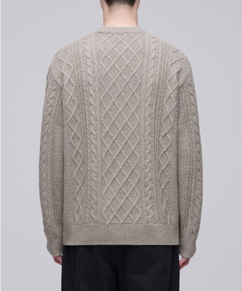 MUSINSA STANDARD（ムシンサスタンダード）の「アランケーブルクルーネックニット [オートミール]（ニット/セーター・メンズ・その他・SMALL/MEDIUM/LARGE/X-LARGE/XX-LARGE）」の3枚目の写真