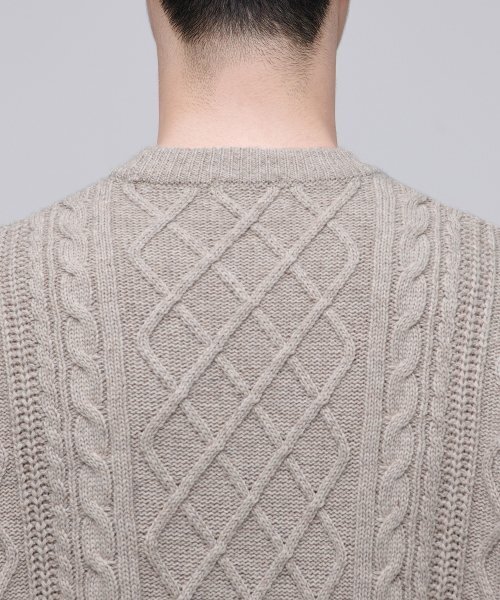 MUSINSA STANDARD（ムシンサスタンダード）の「アランケーブルクルーネックニット [オートミール]（ニット/セーター・メンズ・その他・SMALL/MEDIUM/LARGE/X-LARGE/XX-LARGE）」の5枚目の写真