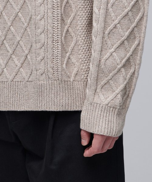 MUSINSA STANDARD（ムシンサスタンダード）の「アランケーブルクルーネックニット [オートミール]（ニット/セーター・メンズ・その他・SMALL/MEDIUM/LARGE/X-LARGE/XX-LARGE）」の8枚目の写真