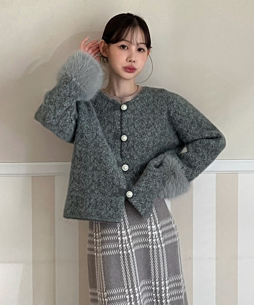 セール】【着用動画あり】ファーカフスパールボタンニットコート/2025