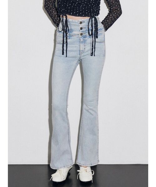 EMODA（エモダ）の「ドットラインハイウエストフレアパギンス（デニムパンツ・レディース・ライトブルー/ブルー・X-SMALL/SMALL/MEDIUM）」の2枚目の写真