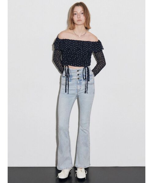EMODA（エモダ）の「ドットラインハイウエストフレアパギンス（デニムパンツ・レディース・ライトブルー/ブルー・X-SMALL/SMALL/MEDIUM）」の4枚目の写真