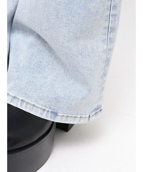 EMODA（エモダ）の「ドットラインハイウエストフレアパギンス（デニムパンツ・レディース・ライトブルー/ブルー・X-SMALL/SMALL/MEDIUM）」の19枚目の写真