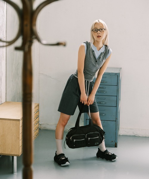 ROCKFISH WEATHERWEAR(ロックフィッシュウェザーウェア)の「NYLON BOWLING BAG(ハンドバッグ・レディース・ブラック/ピンクベージュ/チャコール/キャメル・FREE)」の7枚目の写真