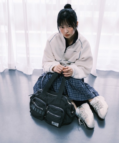 ROCKFISH WEATHERWEAR(ロックフィッシュウェザーウェア)の「NYLON BOWLING BAG(ハンドバッグ・レディース・ブラック/ピンクベージュ/チャコール/キャメル・FREE)」の14枚目の写真