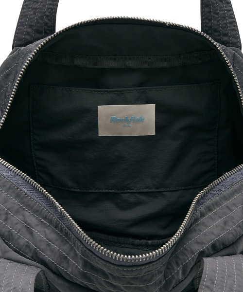 ROCKFISH WEATHERWEAR(ロックフィッシュウェザーウェア)の「NYLON BOWLING BAG(ハンドバッグ・レディース・ブラック/ピンクベージュ/チャコール/キャメル・FREE)」の17枚目の写真