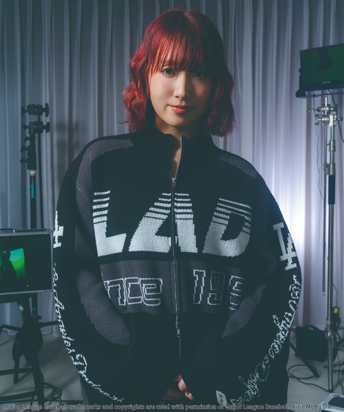 BACK TO THE FIELD(バック トゥー ザ フィールド)の「【MLB】ダブルZIPロゴニットカーデ(ニット/セーター・レディース・ブラック/ブルー・FREE)」の5枚目の写真