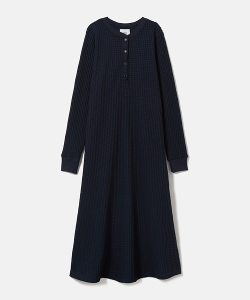 SEAGREEN(シーグリーン)の「SEAGREEN(シーグリーン) BIG WAFFLE HENRY NECK ONEPIECE(ワンピース・レディース・ブラック/ネイビー/ブラウン/クリーム・1)」の4枚目の写真
