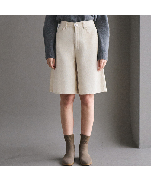 SLOWLOLLI(スローローリ)の「Essential corduroy shorts_3 Colors(その他パンツ・レディース・カーキ/アイボリー/ブラック・1(S)/2(M)/3(L))」の1枚目の写真