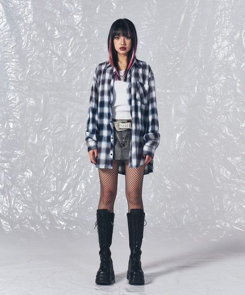 SCHISM INDUCING(スキズムインデューシング)の「VINTAGE CHECK SHIRT BLUE(シャツ/ブラウス・レディース・その他・MEDIUM/LARGE)」の7枚目の写真