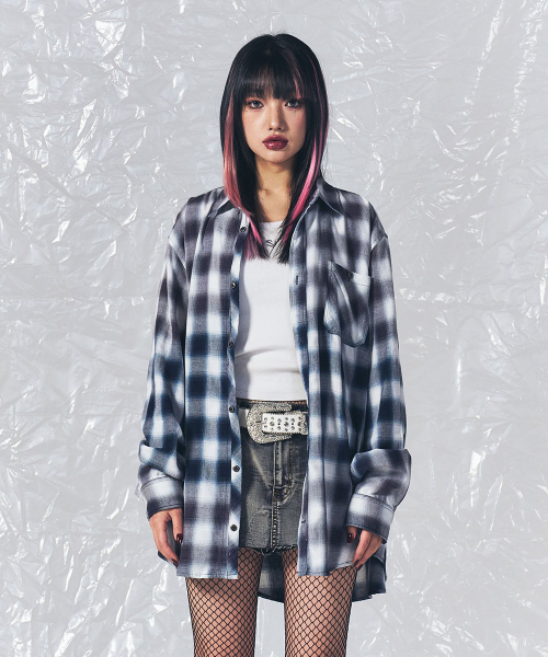 SCHISM INDUCING(スキズムインデューシング)の「VINTAGE CHECK SHIRT BLUE(シャツ/ブラウス・レディース・その他・MEDIUM/LARGE)」の8枚目の写真