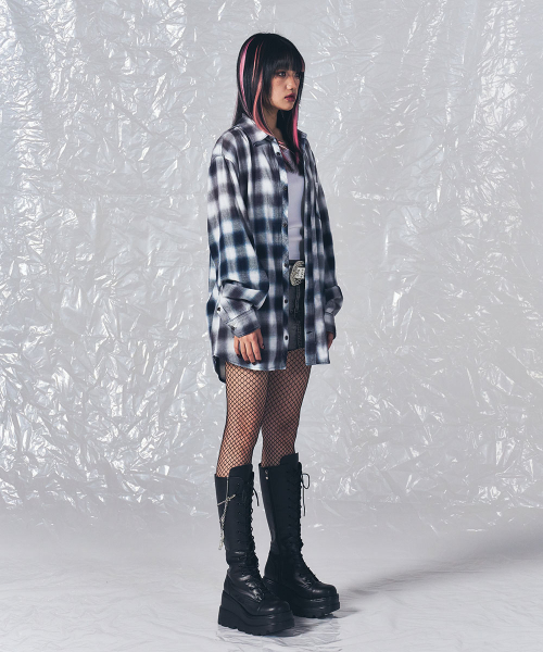SCHISM INDUCING(スキズムインデューシング)の「VINTAGE CHECK SHIRT BLUE(シャツ/ブラウス・レディース・その他・MEDIUM/LARGE)」の9枚目の写真