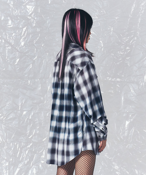 SCHISM INDUCING(スキズムインデューシング)の「VINTAGE CHECK SHIRT BLUE(シャツ/ブラウス・レディース・その他・MEDIUM/LARGE)」の12枚目の写真