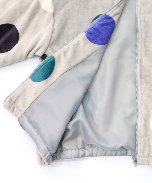 ScoLar(スカラー)の「153735:カラフルドット柄 双面フランネルブルゾン(ブルゾン・レディース・ブラック/グレー・M)」の15枚目の写真