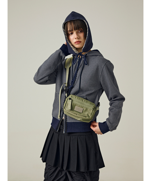 Salad bowls（サラダボール）の「SYMBOL NYLON SHAKOSH CROSS BAG [KHAKI]（メッセンジャーバッグ・レディース・カーキ・FREE）」の5枚目の写真