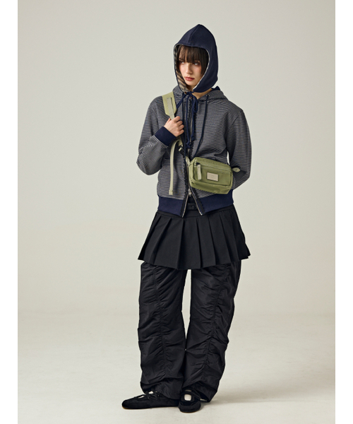 Salad bowls（サラダボール）の「SYMBOL NYLON SHAKOSH CROSS BAG [KHAKI]（メッセンジャーバッグ・レディース・カーキ・FREE）」の6枚目の写真