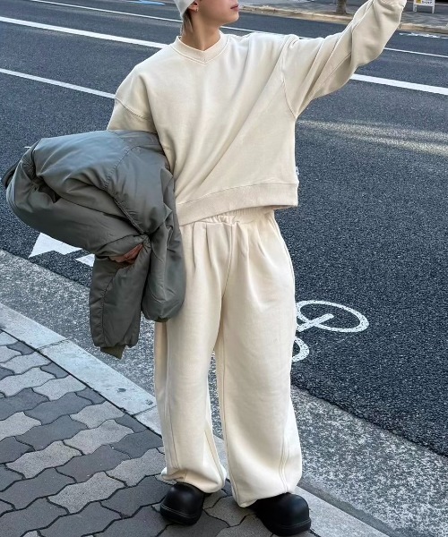 Chikashitsu +（チカシツプラス）の「【CS】2tuck sweat pants / 【シーエス】2タックスウェットパンツ（スウェットパンツ・メンズ・ブラック/アイボリー/グレー/ピンク・01/02）」の3枚目の写真