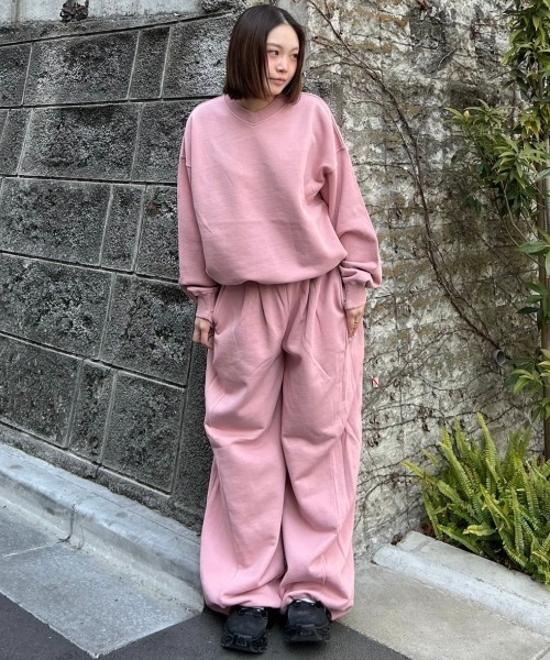 Chikashitsu +（チカシツプラス）の「【CS】2tuck sweat pants / 【シーエス】2タックスウェットパンツ（スウェットパンツ・メンズ・ブラック/アイボリー/グレー/ピンク・01/02）」の4枚目の写真