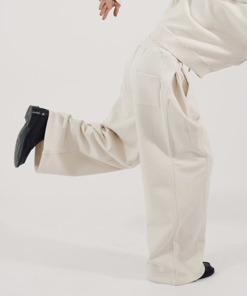 Chikashitsu +（チカシツプラス）の「【CS】2tuck sweat pants / 【シーエス】2タックスウェットパンツ（スウェットパンツ・メンズ・ブラック/アイボリー/グレー/ピンク・01/02）」の20枚目の写真