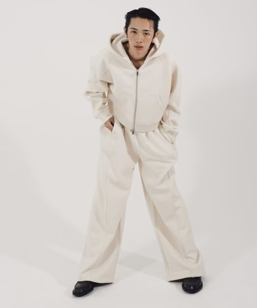 Chikashitsu +（チカシツプラス）の「【CS】2tuck sweat pants / 【シーエス】2タックスウェットパンツ（スウェットパンツ・メンズ・ブラック/アイボリー/グレー/ピンク・01/02）」の13枚目の写真