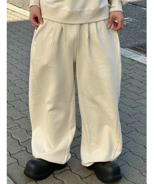 Chikashitsu +（チカシツプラス）の「【CS】2tuck sweat pants / 【シーエス】2タックスウェットパンツ（スウェットパンツ・メンズ・ブラック/アイボリー/グレー/ピンク・01/02）」の19枚目の写真