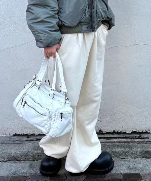 Chikashitsu +（チカシツプラス）の「【CS】2tuck sweat pants / 【シーエス】2タックスウェットパンツ（スウェットパンツ・メンズ・ブラック/アイボリー/グレー/ピンク・01/02）」の18枚目の写真