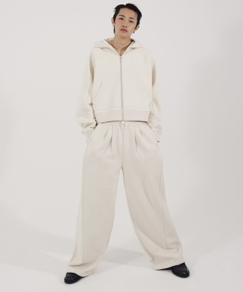 Chikashitsu +（チカシツプラス）の「【CS】2tuck sweat pants / 【シーエス】2タックスウェットパンツ（スウェットパンツ・メンズ・ブラック/アイボリー/グレー/ピンク・01/02）」の14枚目の写真