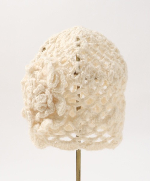 Three Four Time（ｽﾘｰﾌｫｰﾀｲﾑ）の「花モチーフ編みキャップ（ニットキャップ/ビーニー・レディース・アイボリー/ブラウン・FREE）」の7枚目の写真