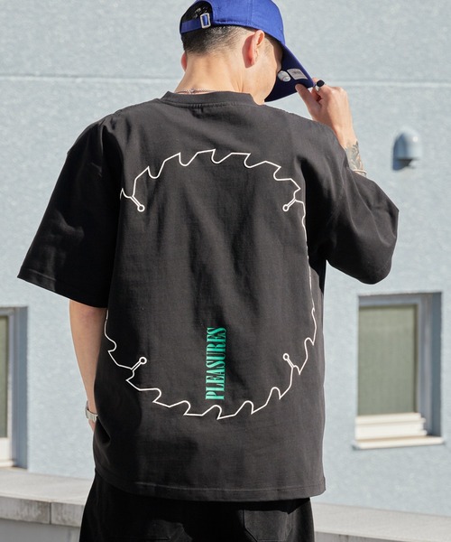 PLEASURES(プレジャー)の「PLEASURES/プレジャーズ ブランドロゴ コットンクルーネックTシャツ 2026年春夏(Tシャツ/カットソー・メンズ・ブラック・L/XL)」の14枚目の写真