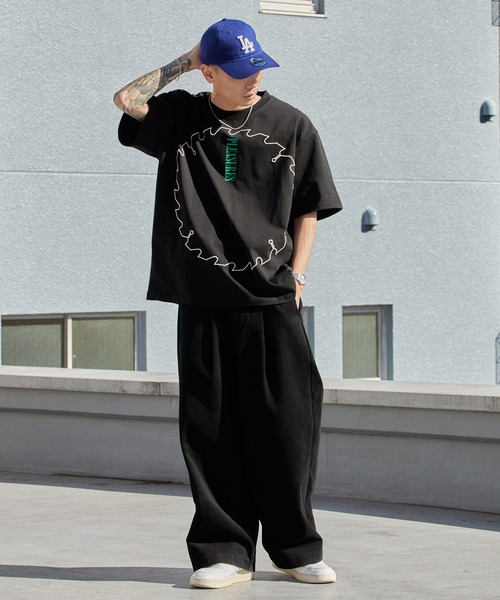 PLEASURES(プレジャー)の「PLEASURES/プレジャーズ ブランドロゴ コットンクルーネックTシャツ 2026年春夏(Tシャツ/カットソー・メンズ・ブラック・L/XL)」の13枚目の写真